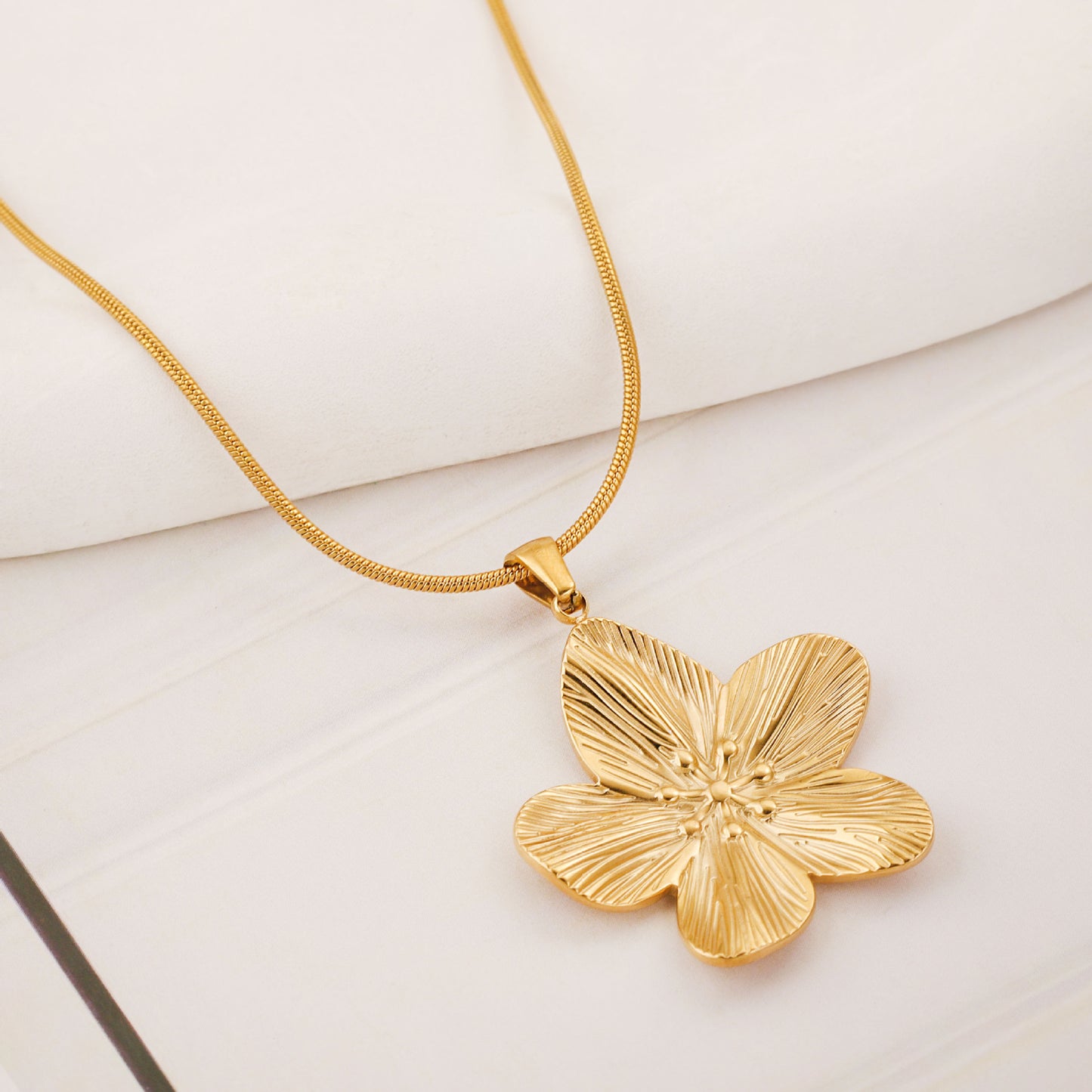 Collar Bloom Metal