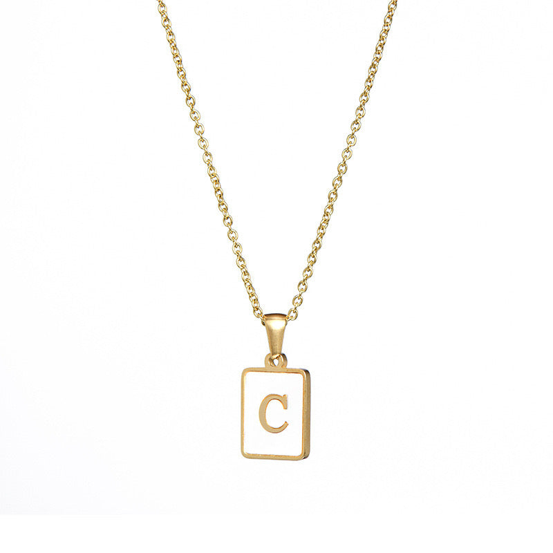 Collar con Inicial Cuadrada