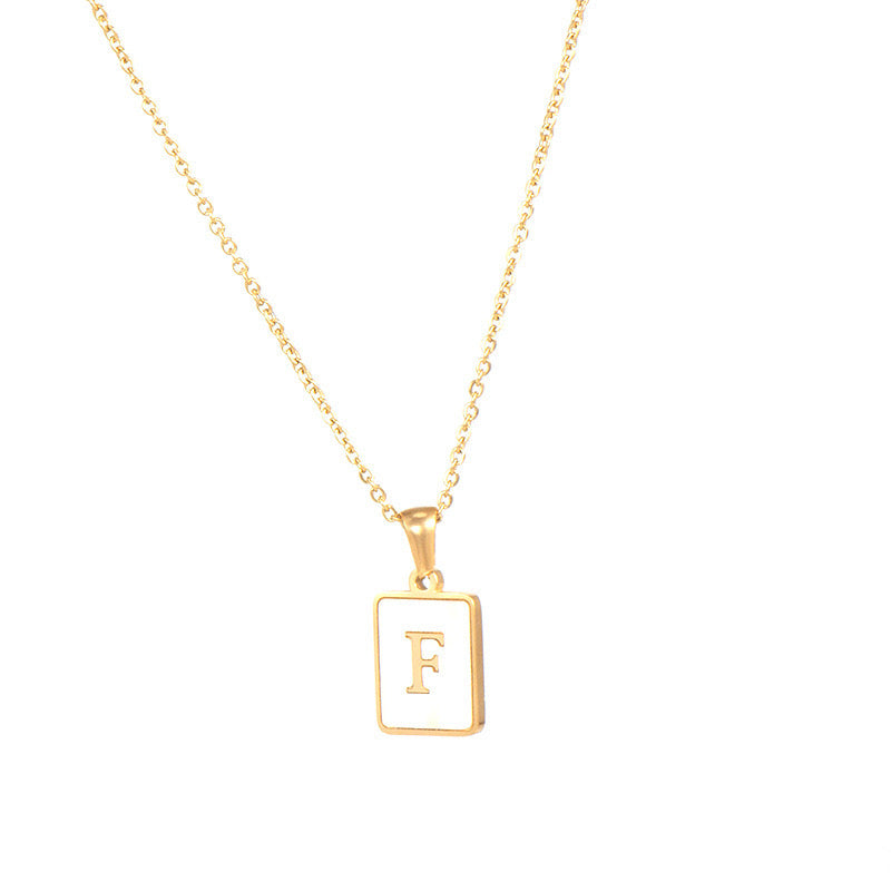 Collar con Inicial Cuadrada