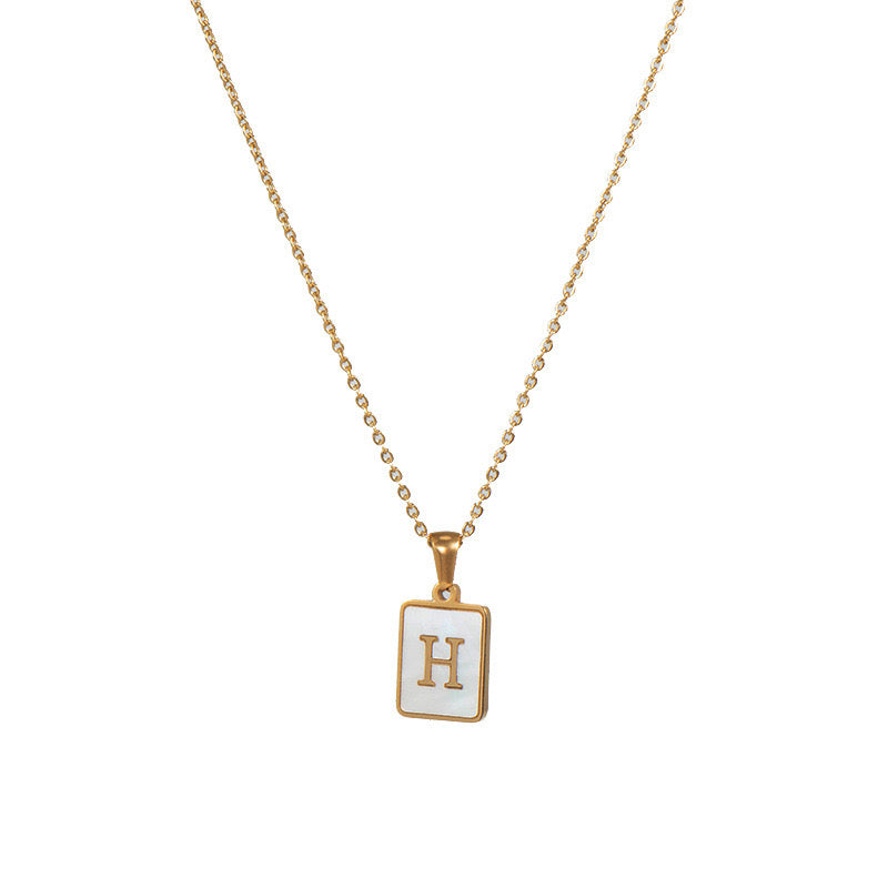 Collar con Inicial Cuadrada