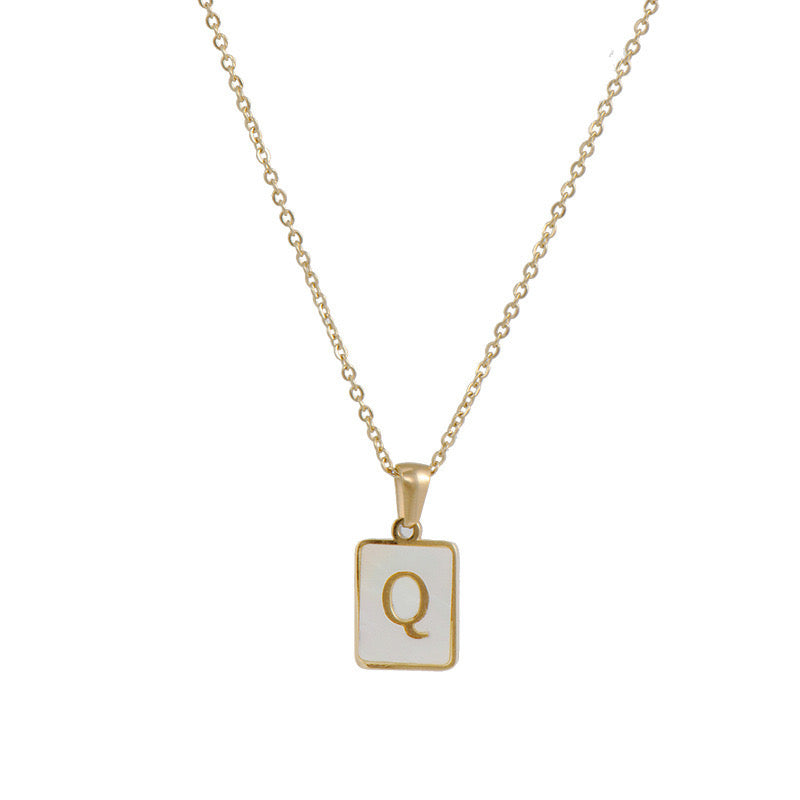 Collar con Inicial Cuadrada