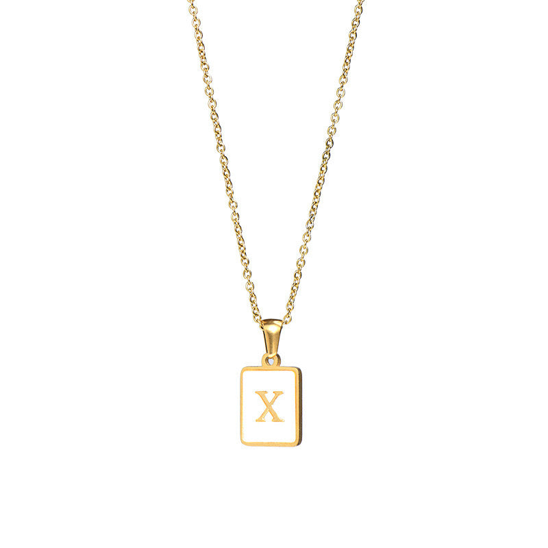 Collar con Inicial Cuadrada